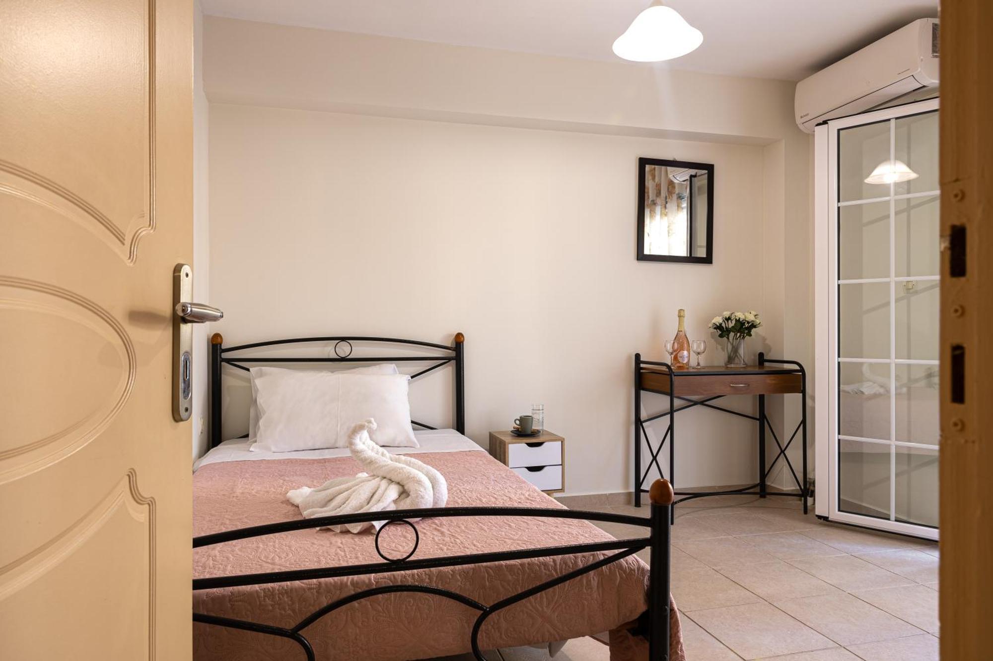 Pavlos Appartement *