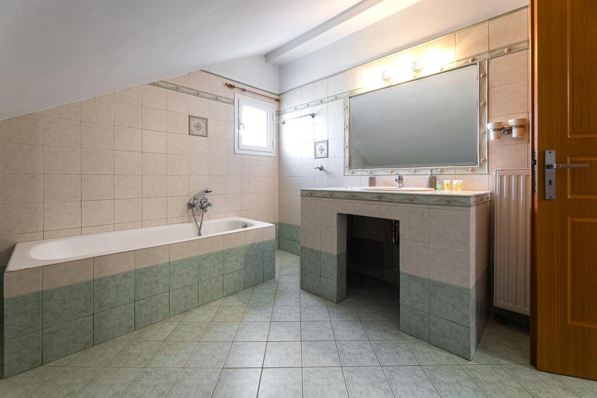 Pavlos Appartement *